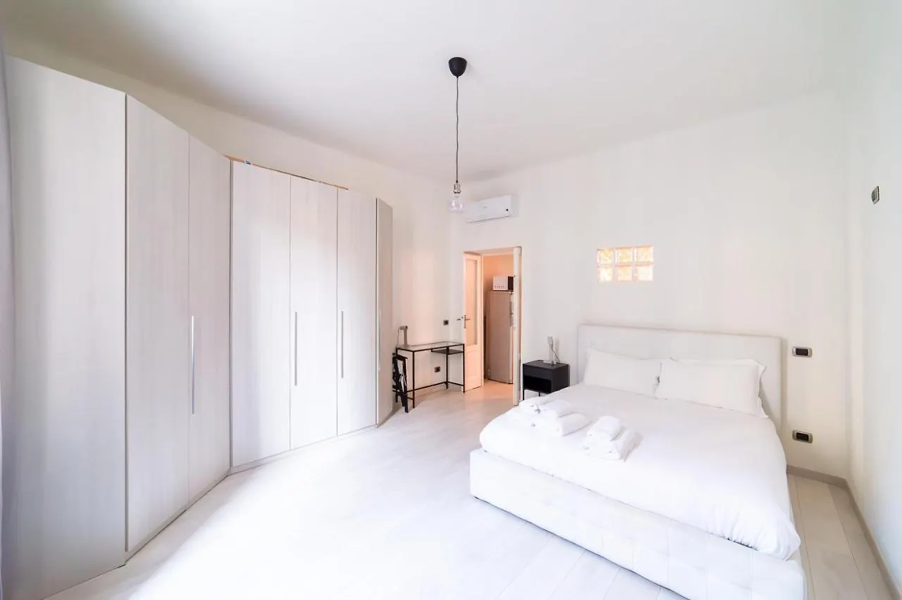 Hbhall Sempione Apartment ミラノ 0*,  イタリア